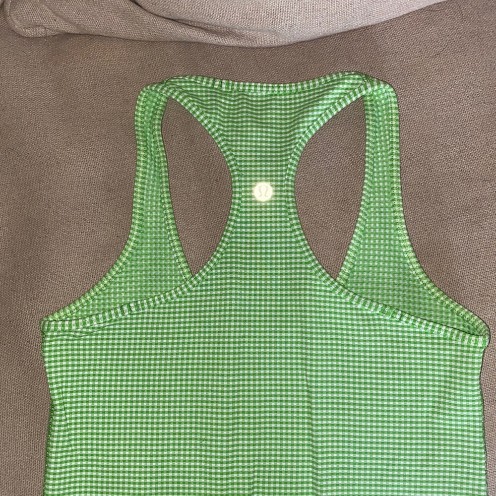 Lululemon tank.